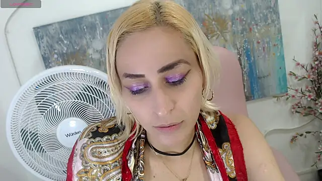 Snapshot of ariana_crazzy chatting on 01/15/25, 09:30 ariana crazzy online show from 01/15/25, 09:30