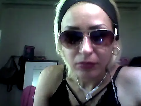 Snapshot of ariana_crazzy chatting on 02/14/25, 03:26 ariana crazzy online show from 02/14/25, 03:26