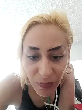 Snapshot of ariana_crazzy chatting on 02/15/25, 06:23 ariana crazzy online show from 02/15/25, 06:23