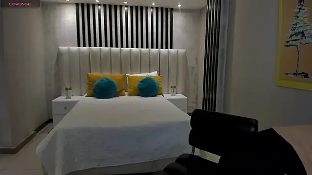 KaiaFerreira online show from 11/11/25, 12:27