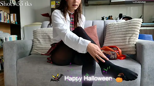 Emmy petit online show from 10/31/25, 02:40