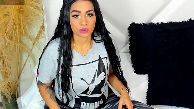 Snapshot of ScarlethNatasha chatting on 09/27/25, 04:28 ScarlethNatasha online show from 09/27/25, 04:28