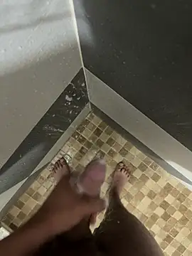 Snapshot of mylovetr1 chatting on 02/12/25, 05:47 mylovetr1 online show from 02/12/25, 05:47