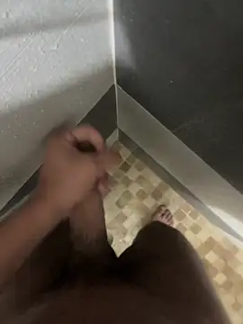 Snapshot of mylovetr1 chatting on 02/27/25, 05:24 mylovetr1 online show from 02/27/25, 05:24