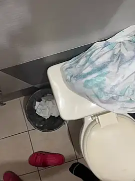 Snapshot of mylovetr1 chatting on 03/04/25, 05:21 mylovetr1 online show from 03/04/25, 05:21