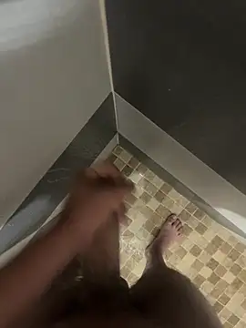 Snapshot of mylovetr1 chatting on 03/21/25, 05:00 mylovetr1 online show from 03/21/25, 05:00