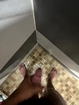 Snapshot of mylovetr1 chatting on 09/28/25, 11:54 mylovetr1 online show from 09/28/25, 11:54