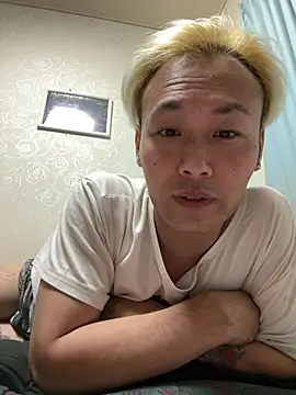 Snapshot of kouji8800 chatting on 01/15/25, 12:25 kouji8800 online show from 01/15/25, 12:25