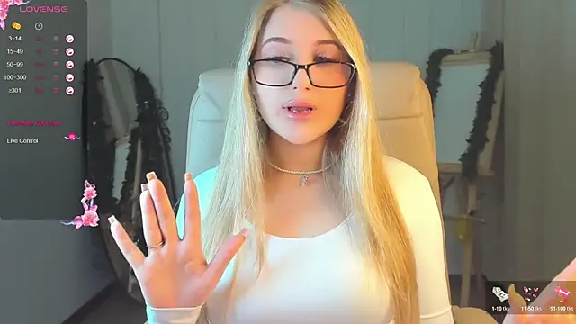 Evacadooo online show from 12/22/24, 05:34