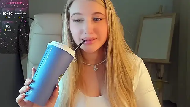 Evacadooo online show from 01/16/25, 05:42