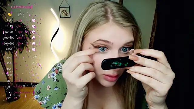 Evacadooo online show from 01/25/25, 02:26