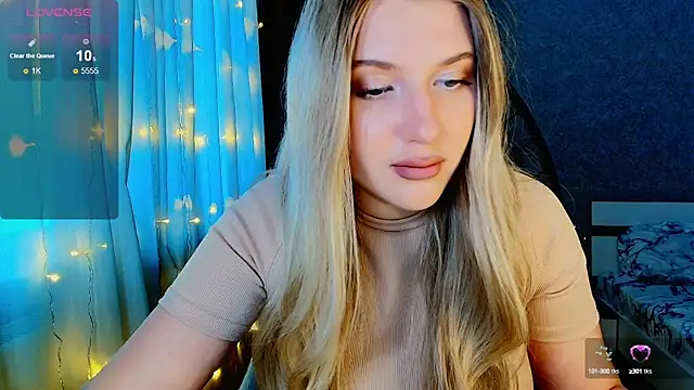 Evacadooo online show from 10/10/25, 04:44