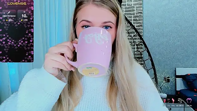 Evacadooo online show from 10/30/25, 02:35