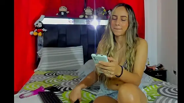 Snapshot of chloe_vasquez710 chatting on 01/15/25, 04:32 chloe vasquez710 online show from 01/15/25, 04:32