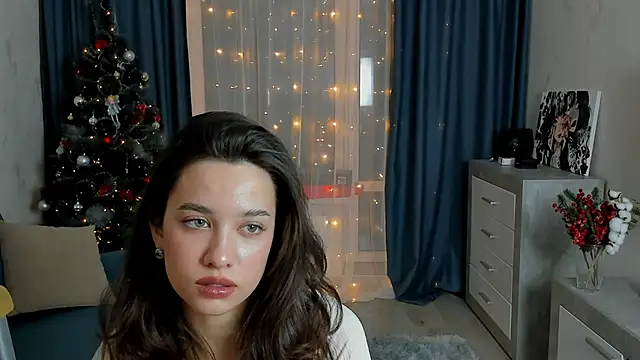 Snapshot of EmeliaReaper chatting on 02/17/25, 01:04 EmeliaReaper online show from 02/17/25, 01:04