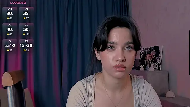 Snapshot of EmeliaReaper chatting on 10/17/25, 09:17 EmeliaReaper online show from 10/17/25, 09:17