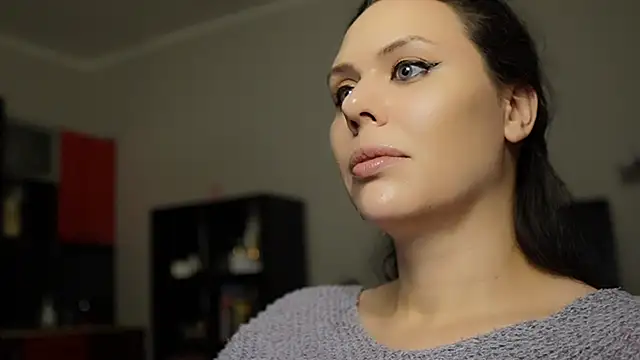 MollyCheiz online show from 12/14/24, 05:40