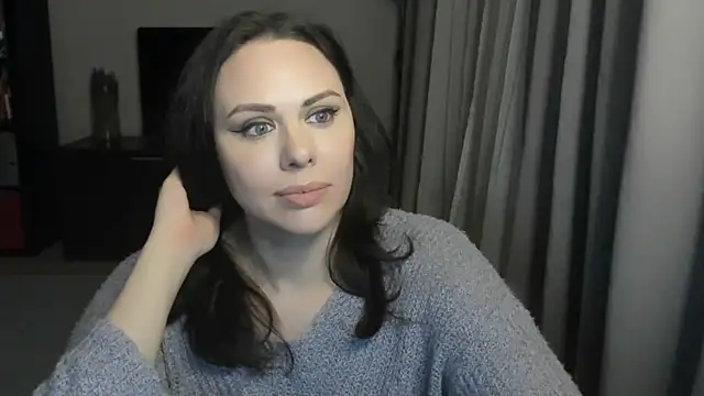 MollyCheiz online show from 12/18/25, 04:46