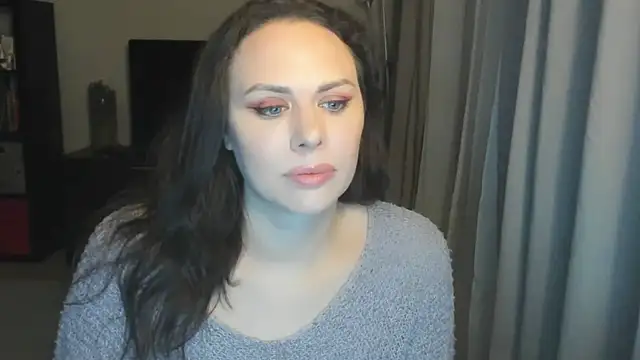 Snapshot of MollyCheiz chatting on 04/13/26, 11:10 MollyCheiz online show from 04/13/26, 11:10