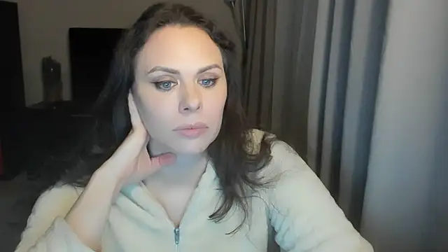 Snapshot of MollyCheiz chatting on 04/25/26, 07:22 MollyCheiz online show from 04/25/26, 07:22