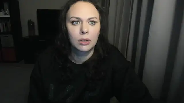 Snapshot of MollyCheiz chatting on 04/26/26, 09:23 MollyCheiz online show from 04/26/26, 09:23