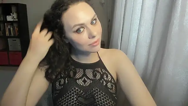 Snapshot of MollyCheiz chatting on 05/22/26, 12:11 MollyCheiz online show from 05/22/26, 12:11