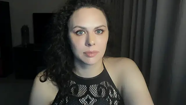 Snapshot of MollyCheiz chatting on 06/22/26, 09:23 MollyCheiz online show from 06/22/26, 09:23