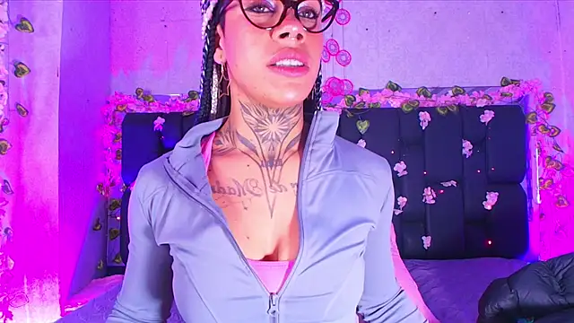 canela oss online show from 09/12/25, 11:54