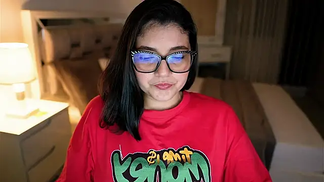 Camilaa bueno online show from 11/16/25, 12:27