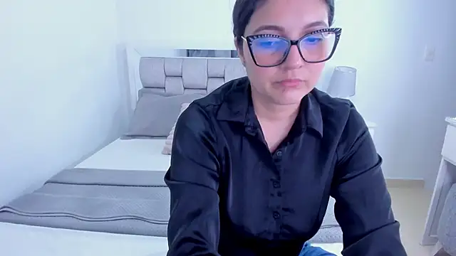 Camilaa bueno online show from 05/11/26, 11:57