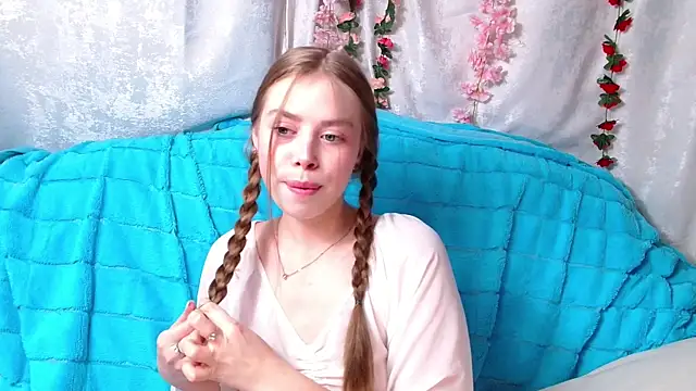 Snapshot of sofiaa_here chatting on 03/10/25, 12:29 sofiaa here online show from 03/10/25, 12:29