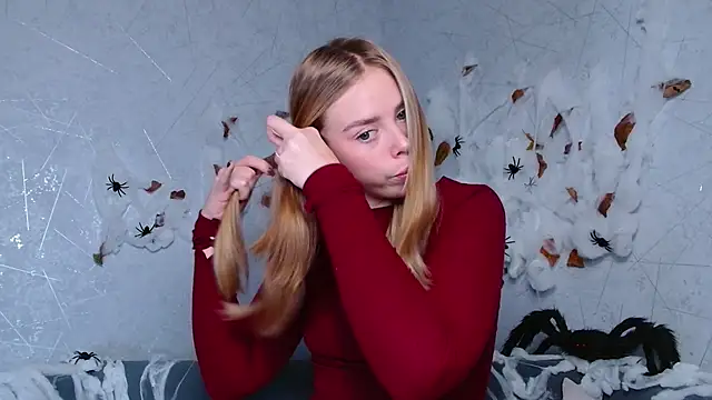 sofiaa here online show from 10/30/25, 12:34