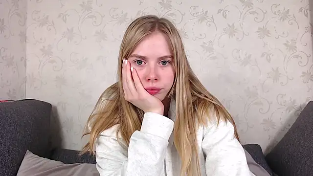 sofiaa here online show from 04/26/26, 11:57