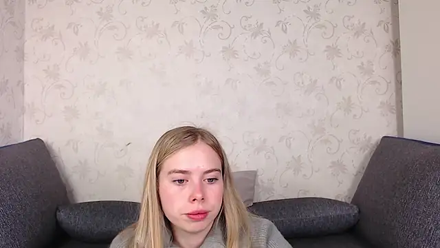 sofiaa here online show from 05/12/26, 12:08