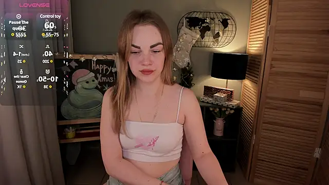 Snapshot of julianablond chatting on 12/04/24, 02:37 julianablond online show from 12/04/24, 02:37