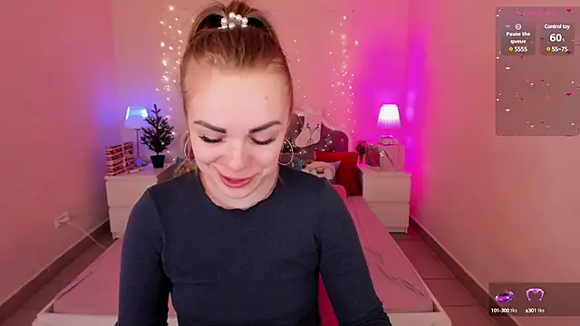Snapshot of julianablond chatting on 01/07/25, 02:30 julianablond online show from 01/07/25, 02:30