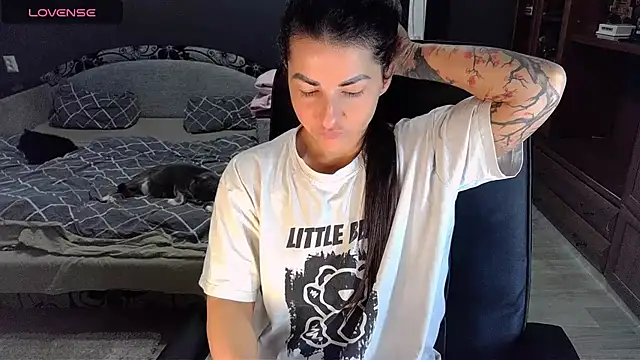 Snapshot of Aria_Dl chatting on 01/23/25, 12:41 Aria Dl online show from 01/23/25, 12:41