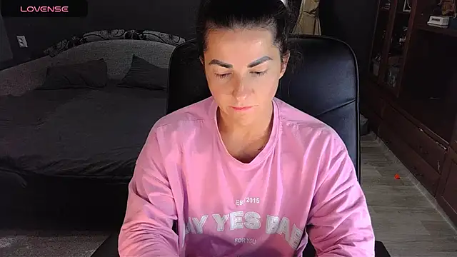 Snapshot of Aria_Dl chatting on 10/28/25, 03:04 Aria Dl online show from 10/28/25, 03:04