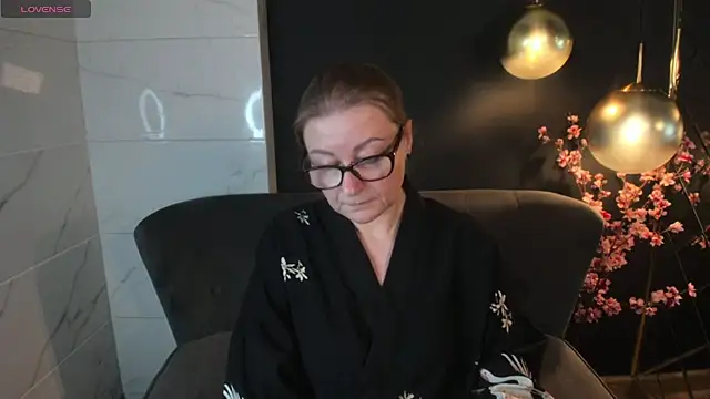 Snapshot of AlexandraKind chatting on 01/26/25, 02:14 AlexandraKind online show from 01/26/25, 02:14