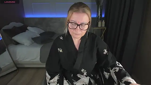 Snapshot of AlexandraKind chatting on 01/28/25, 11:50 AlexandraKind online show from 01/28/25, 11:50