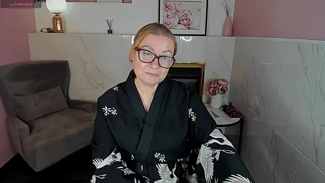 Snapshot of AlexandraKind chatting on 01/30/25, 08:31 AlexandraKind online show from 01/30/25, 08:31