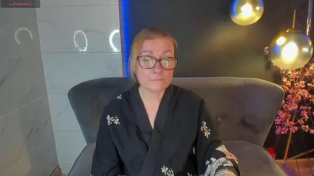 Snapshot of AlexandraKind chatting on 02/02/25, 07:46 AlexandraKind online show from 02/02/25, 07:46