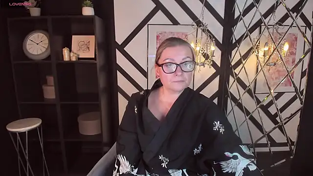 Snapshot of AlexandraKind chatting on 02/06/25, 08:34 AlexandraKind online show from 02/06/25, 08:34