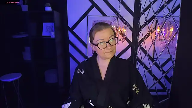 Snapshot of AlexandraKind chatting on 02/15/25, 02:47 AlexandraKind online show from 02/15/25, 02:47