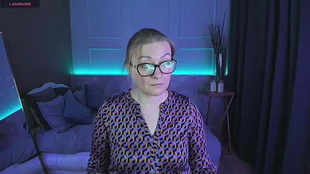 Snapshot of AlexandraKind chatting on 02/24/25, 11:41 AlexandraKind online show from 02/24/25, 11:41