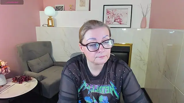 Snapshot of AlexandraKind chatting on 02/27/25, 09:54 AlexandraKind online show from 02/27/25, 09:54