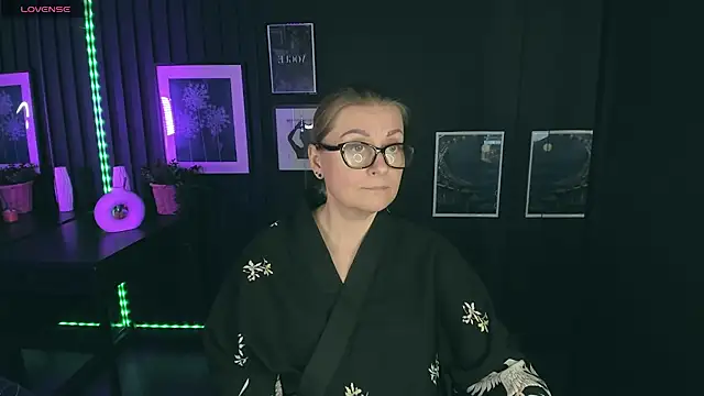 Snapshot of AlexandraKind chatting on 02/28/25, 04:53 AlexandraKind online show from 02/28/25, 04:53