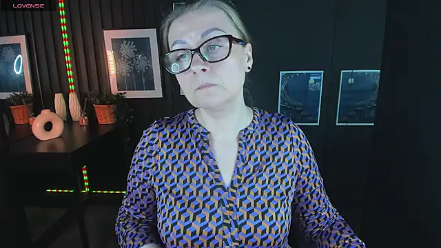 Snapshot of AlexandraKind chatting on 03/05/25, 06:01 AlexandraKind online show from 03/05/25, 06:01