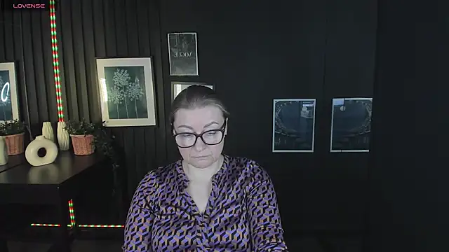 Snapshot of AlexandraKind chatting on 03/07/25, 07:19 AlexandraKind online show from 03/07/25, 07:19