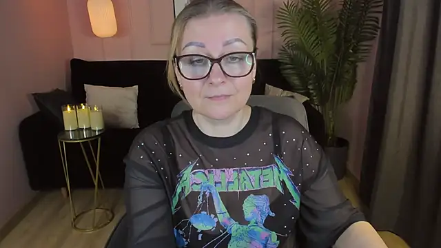 Snapshot of AlexandraKind chatting on 03/12/25, 09:34 AlexandraKind online show from 03/12/25, 09:34